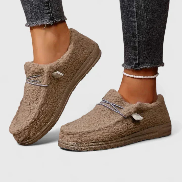 Loafers for kvinner | Flate teksturerte slip-on