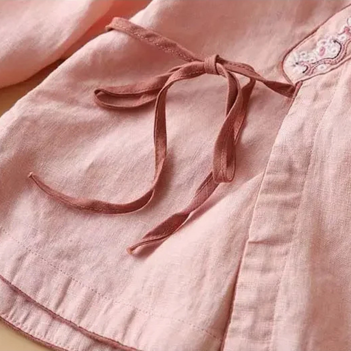 Damebluse | Brodert Drapert Detalj
