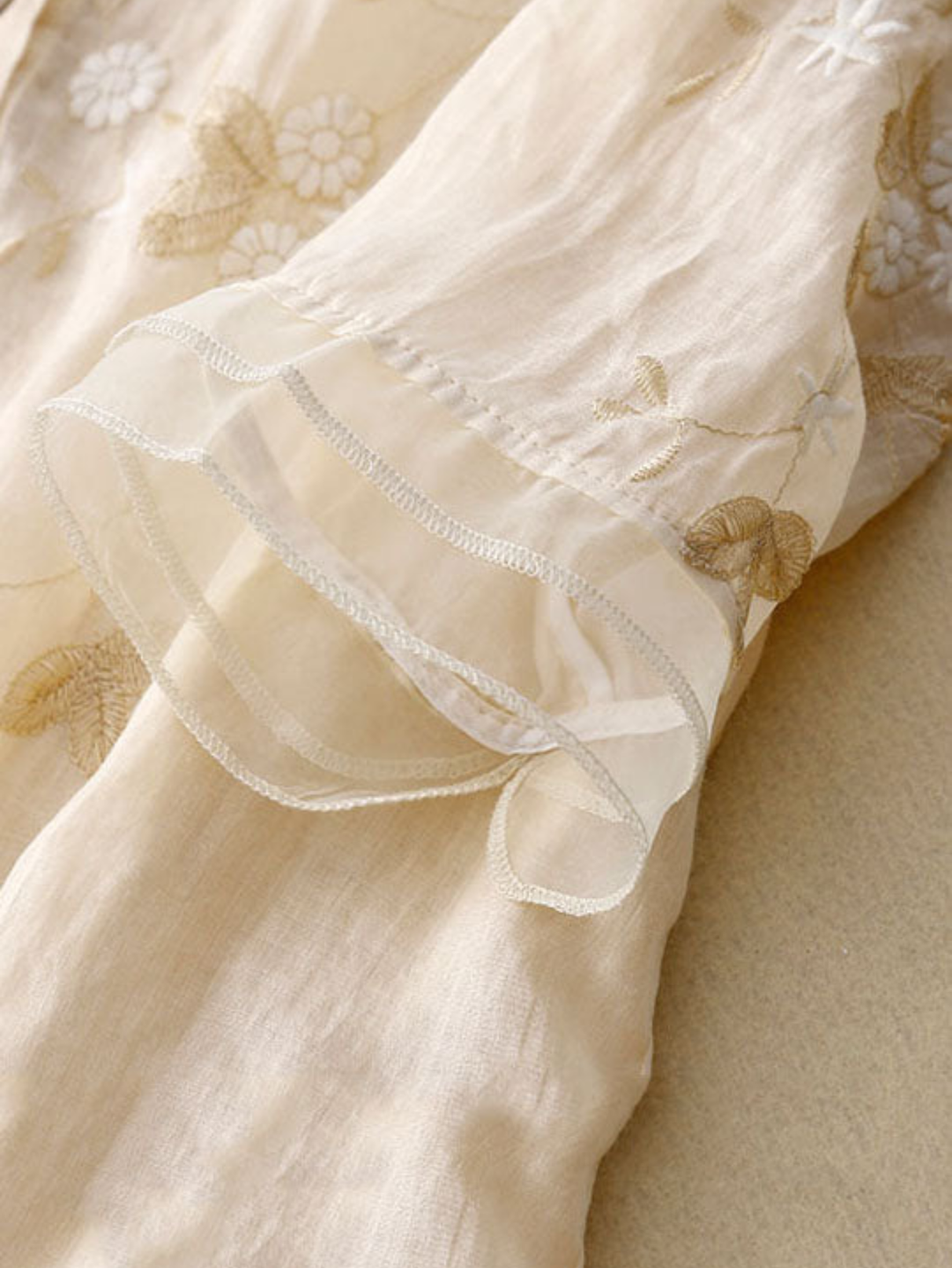 Kvinnes Bluse | Broderte Detaljer