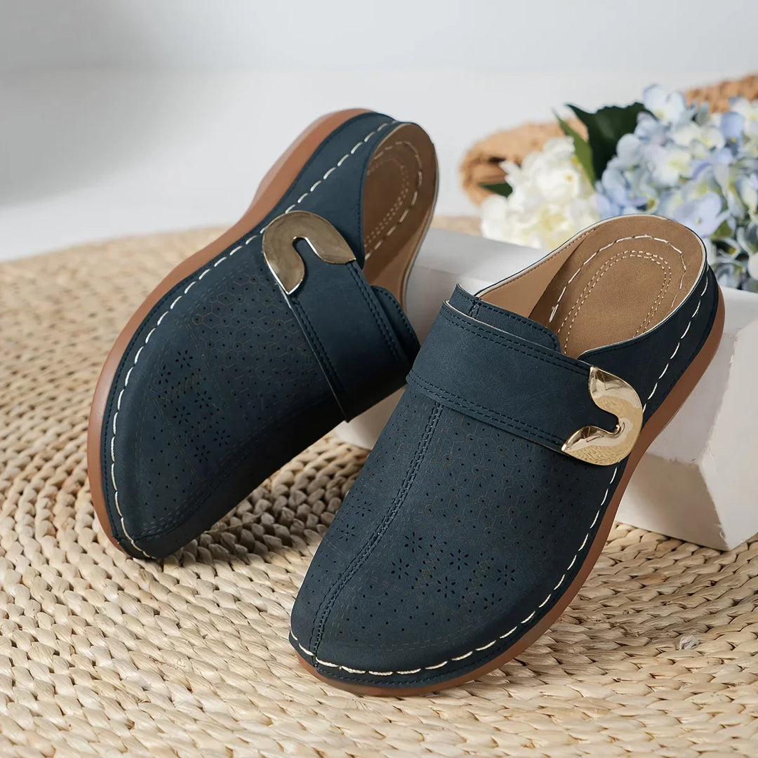 Kvinnelige Wedge Sandaler | Perforerte Slip-On