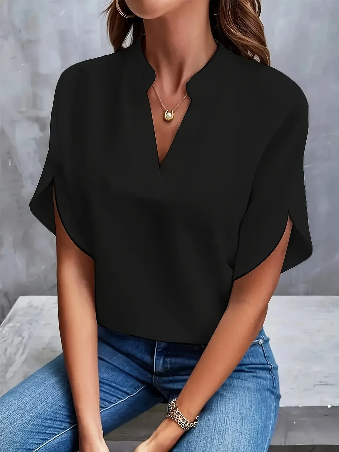 Damebluse | V-hals med skreddersydd design