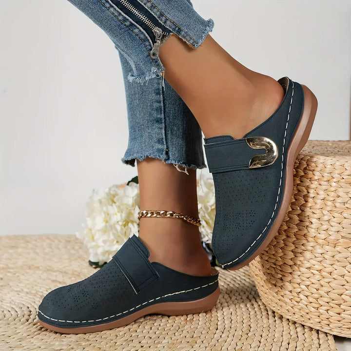 Kvinnelige Wedge Sandaler | Perforerte Slip-On