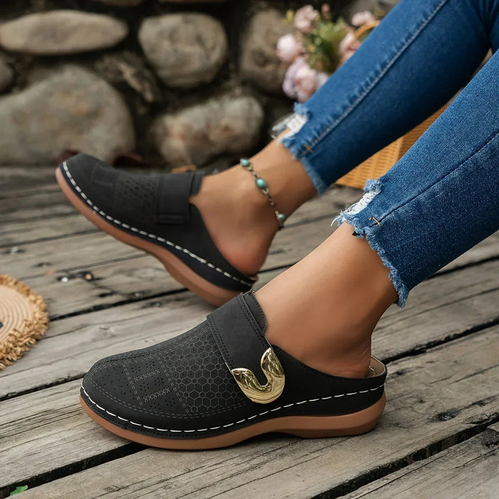 Kvinnelige Wedge Sandaler | Perforerte Slip-On