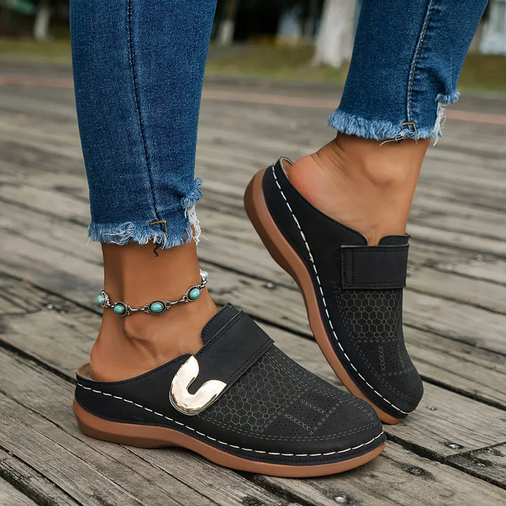 Kvinnelige Wedge Sandaler | Perforerte Slip-On