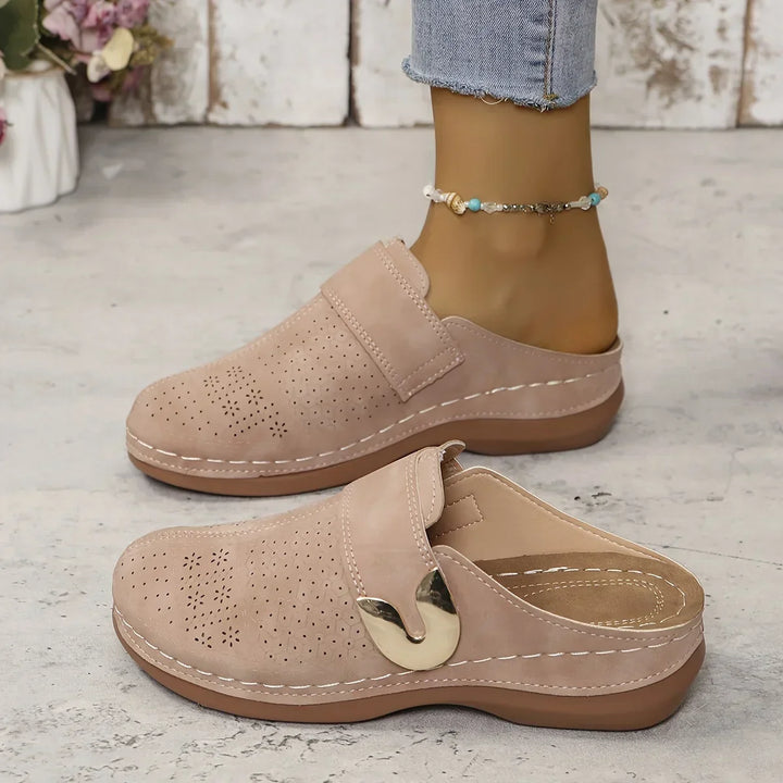 Kvinnelige Wedge Sandaler | Perforerte Slip-On